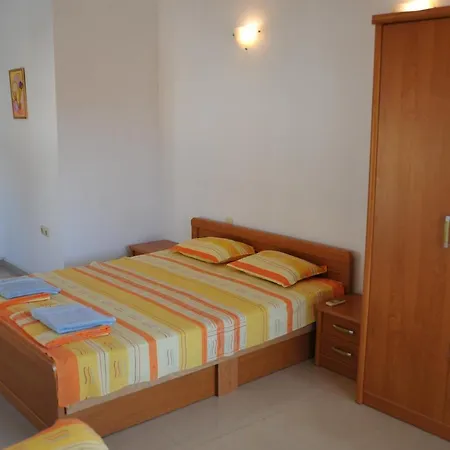 Apartment Viktoria *