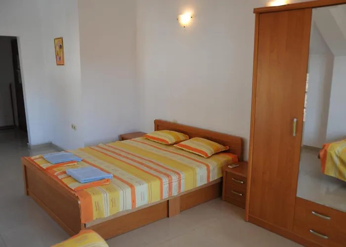 Апартаменты Viktoria *